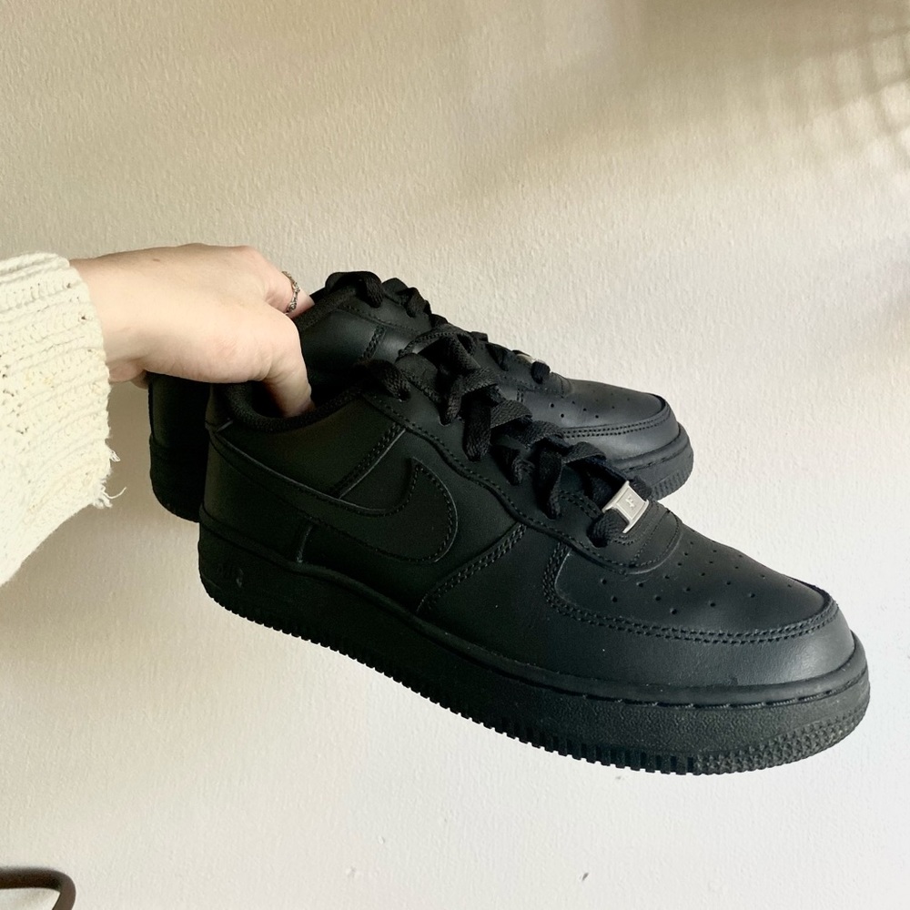 Black Nike Air Force 1 size Women’s 6.5/Boys 4.5